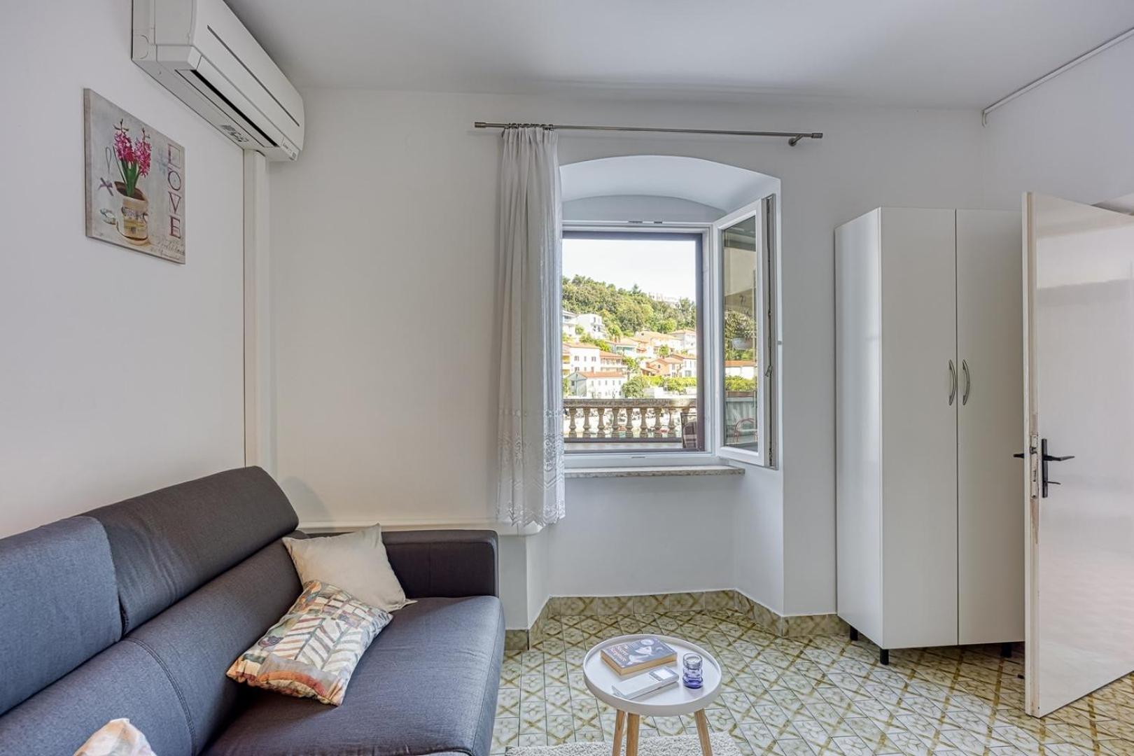 Apartment Riva 1001