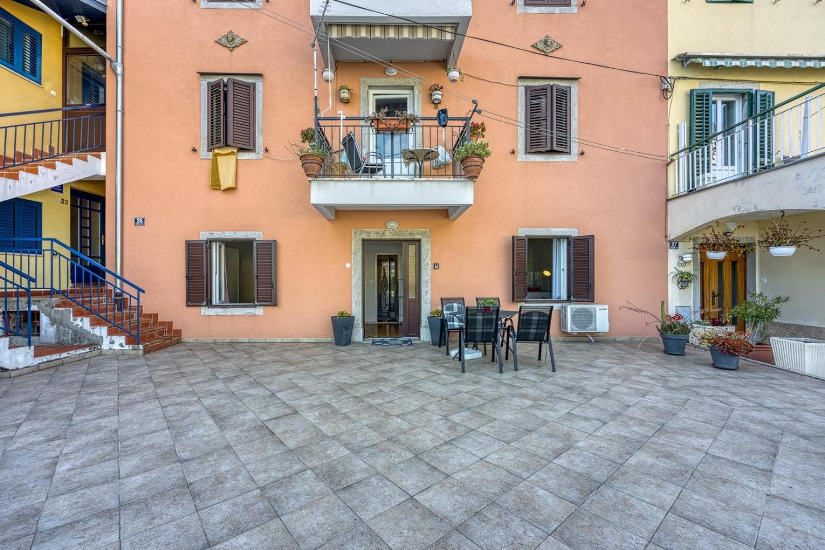 Apartment Riva 1001